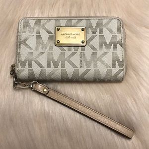Authentic Michael Kors wristlet